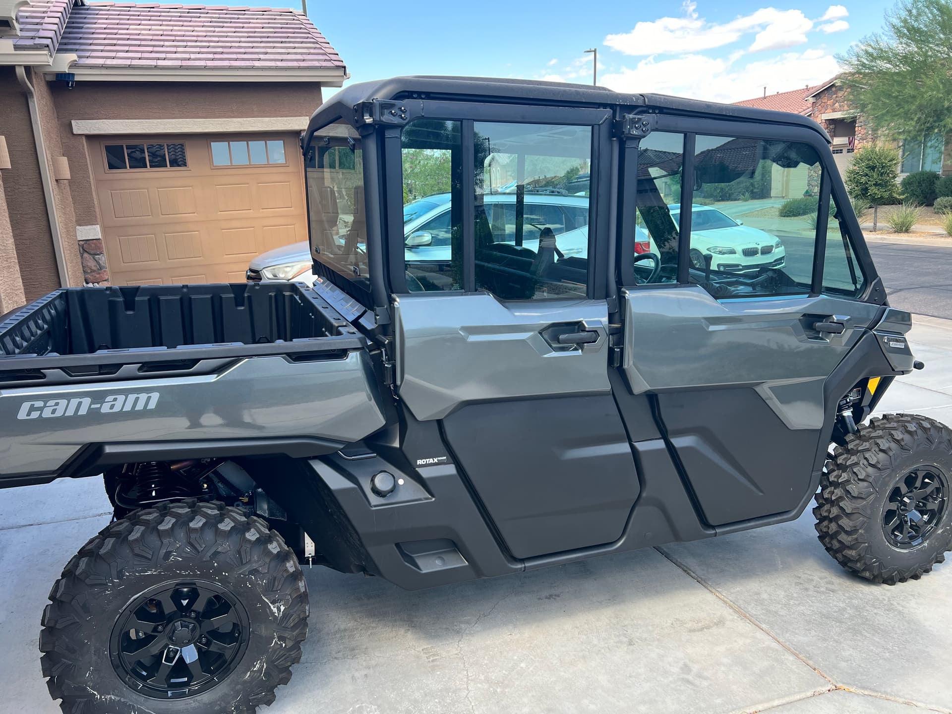 2024 Can-Am Defender HD-10 2