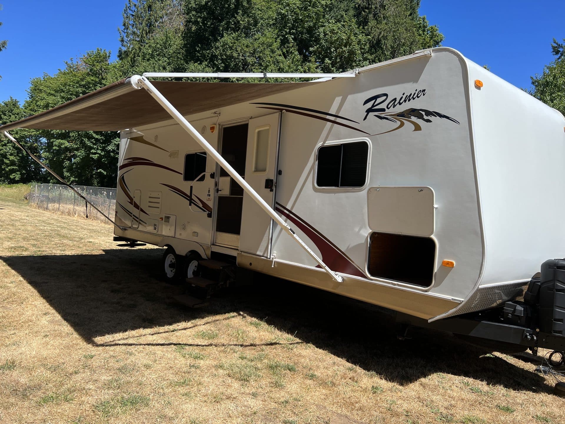 26” Travel Trailer 2