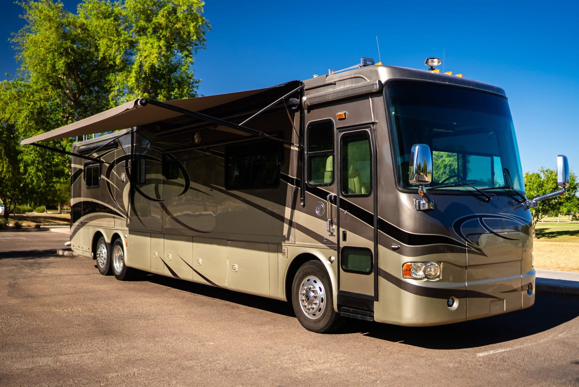 Luxurious 42 Foot Motorhome 1