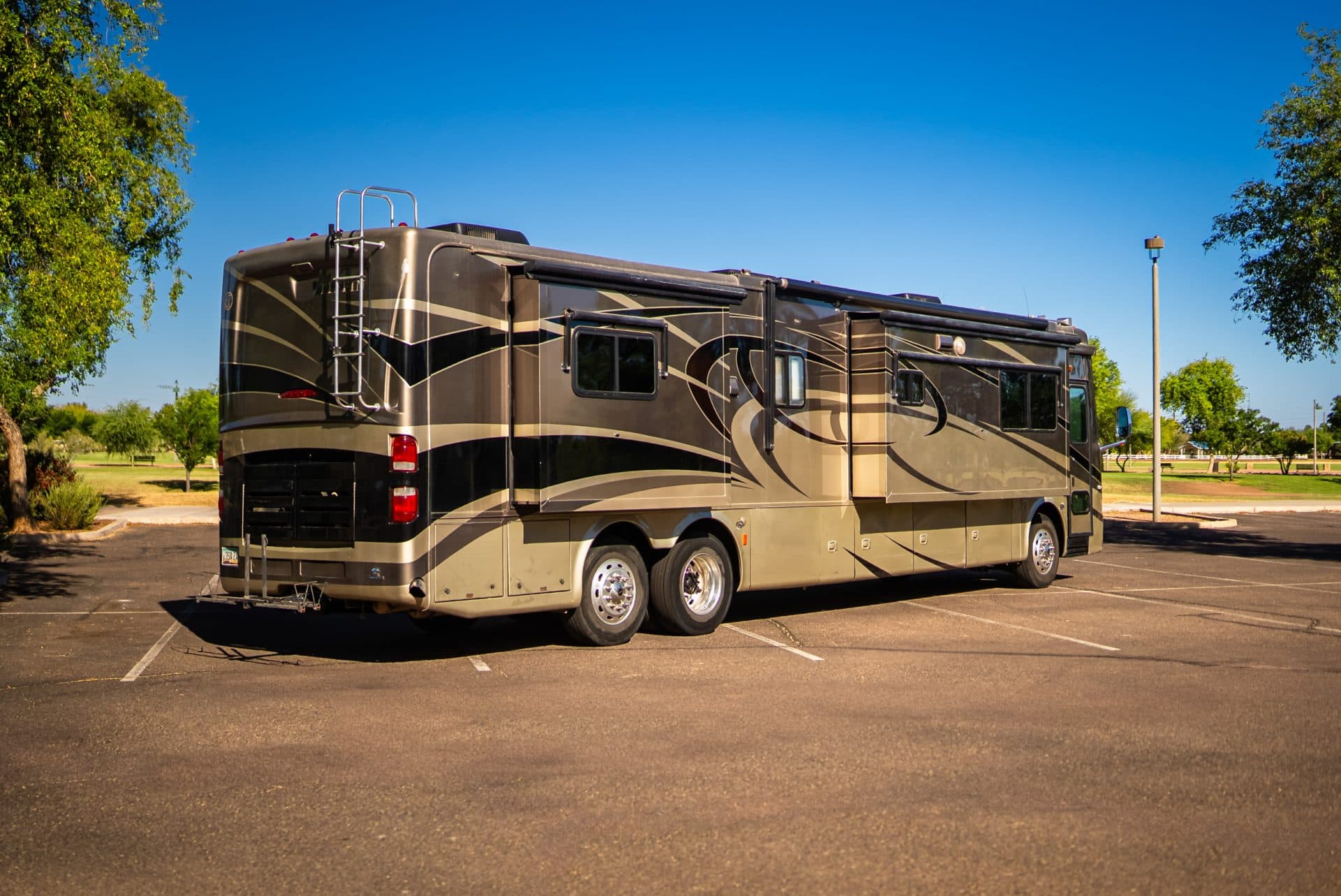 Luxurious 42 Foot Motorhome 2
