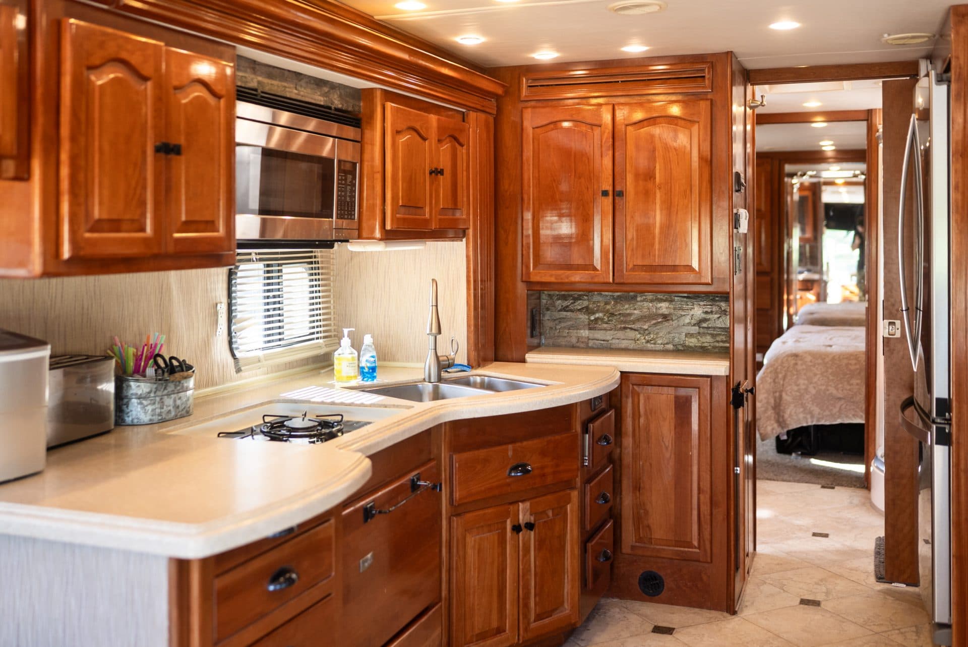 Luxurious 42 Foot Motorhome 4
