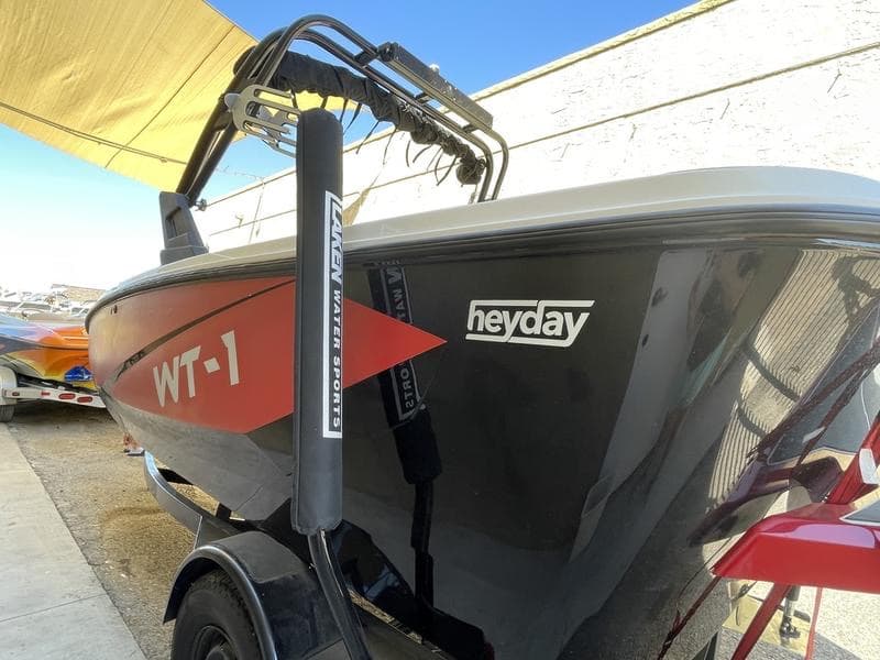 HeyDay WT-1 Wake Surf Ski Boat 17