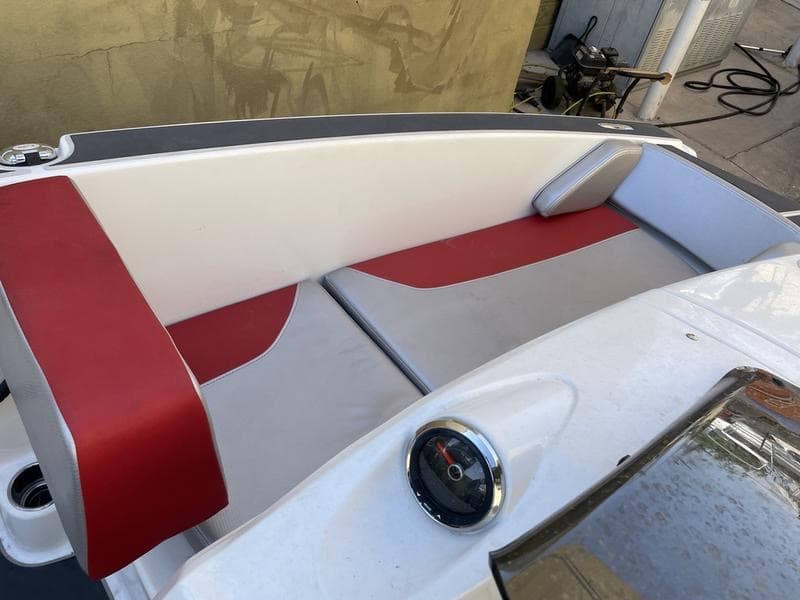 HeyDay WT-1 Wake Surf Ski Boat 18