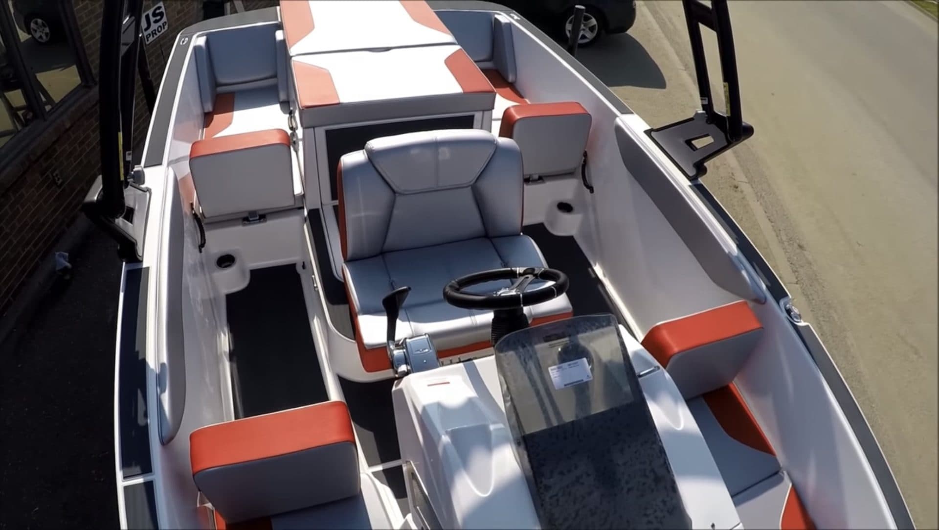 HeyDay WT-1 Wake Surf Ski Boat 19